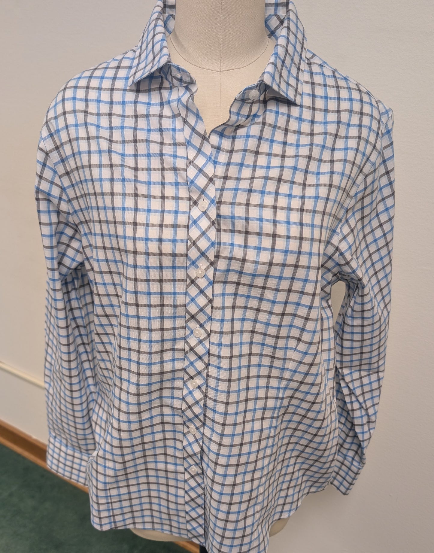 RED HOUSE - WHITE WITH GREY/BLUE STRIPES- WOMENS -LONG SLEEVE SHIRT *