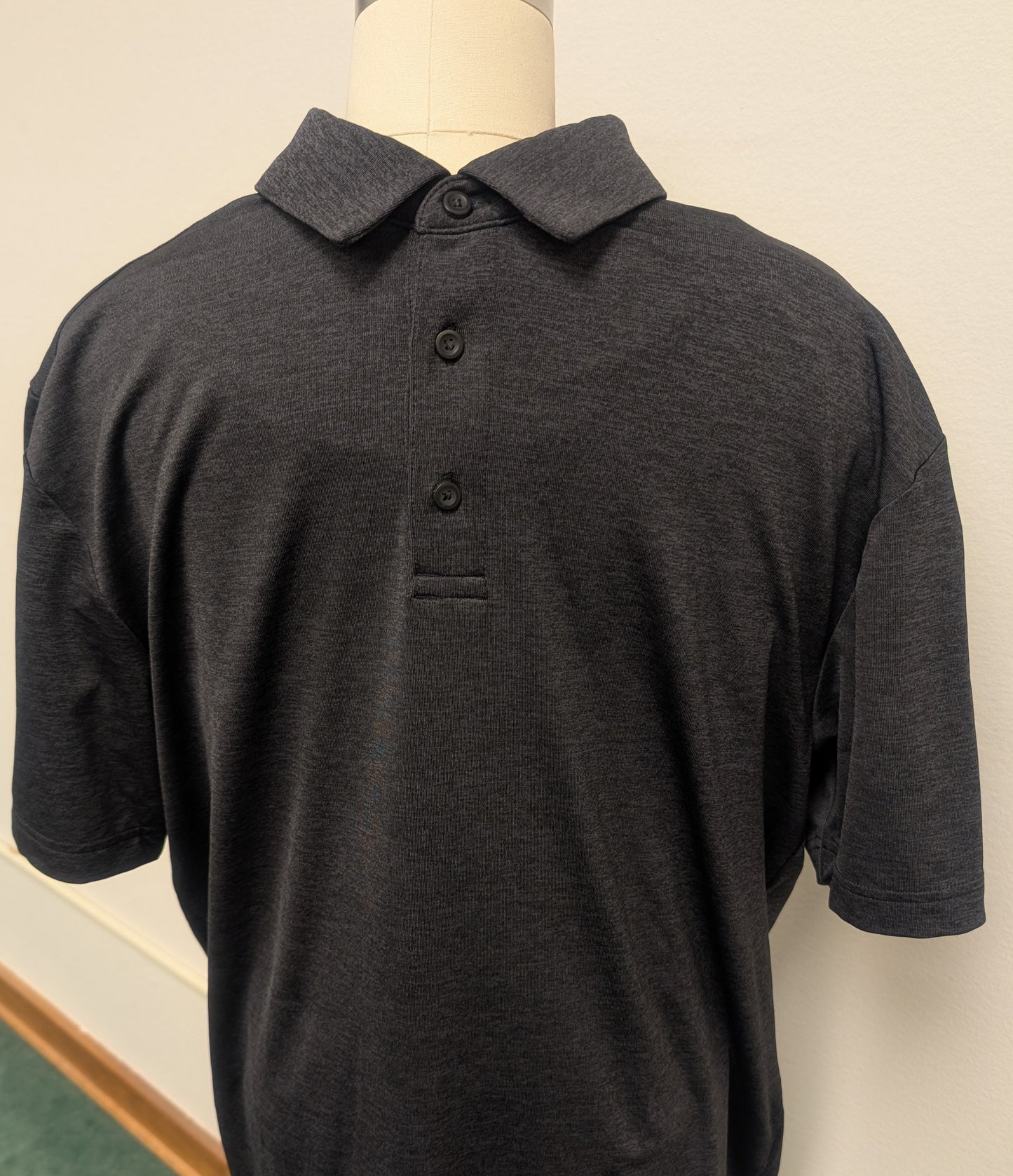 UNDER ARMOUR - BLACK HEATHER  POLO *