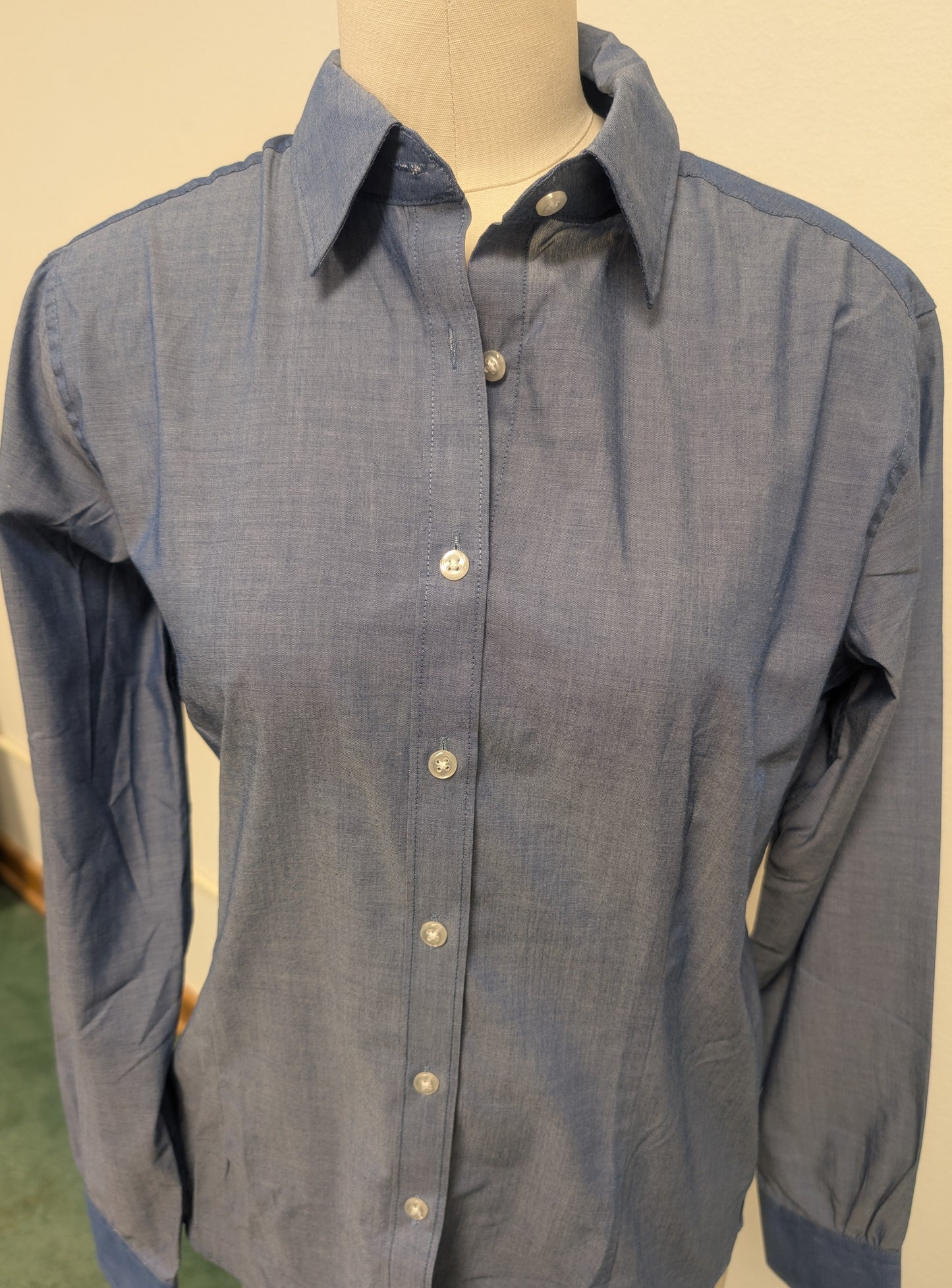 VAN HEUSEN -  WOMENS BLUE LONG SLEEVE SHIRT  *